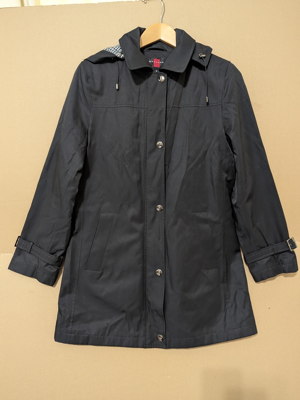 Gallery Classic Commuter Jacket Coat Hooded Minimalist Small Weatherproof